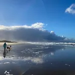 Strandnahes Nr 156 Mit Traumhaften Wintergarten Und Uneinsehbaren, Grossen Garten, Eckgrundstueck