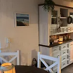 Strandnahes Nr 156 Mit Traumhaften Wintergarten Und Uneinsehbaren, Grossen Garten, Eckgrundstueck