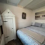 Strandnahes Nr 156 Mit Traumhaften Wintergarten Und Uneinsehbaren, Grossen Garten, Eckgrundstueck Sint Maartensvlotbrug