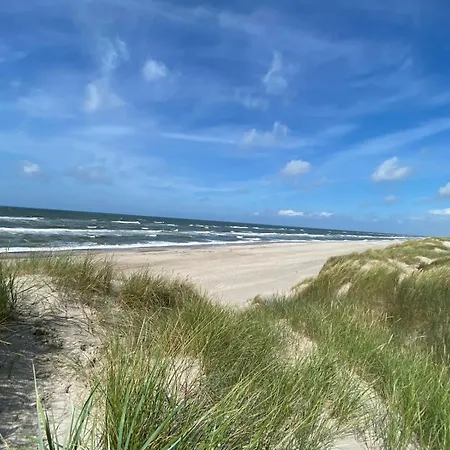 Strandnahes Nr 156 Mit Traumhaften Wintergarten Und Uneinsehbaren, Grossen Garten, Eckgrundstueck