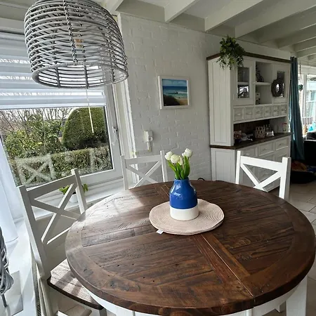 Strandnahes Nr 156 Mit Traumhaften Wintergarten Und Uneinsehbaren, Grossen Garten, Eckgrundstueck