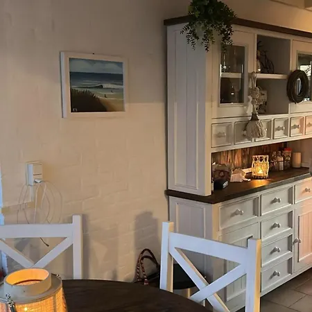 Strandnahes Nr 156 Mit Traumhaften Wintergarten Und Uneinsehbaren, Grossen Garten, Eckgrundstueck