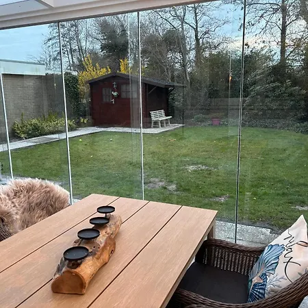 Strandnahes Nr 156 Mit Traumhaften Wintergarten Und Uneinsehbaren, Grossen Garten, Eckgrundstueck *