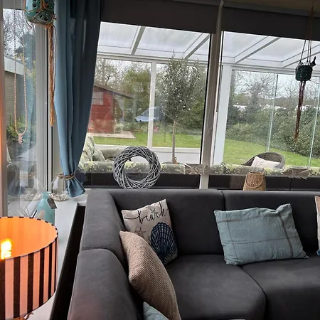 Vakantiehuis Strandnahes Nr 156 Mit Traumhaften Wintergarten Und Uneinsehbaren, Grossen Garten, Eckgrundstueck *