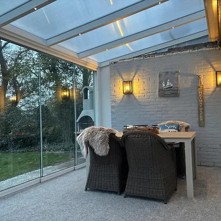 Strandnahes Nr 156 Mit Traumhaften Wintergarten Und Uneinsehbaren, Grossen Garten, Eckgrundstueck