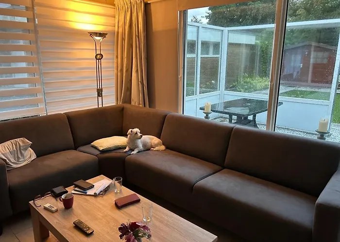 Strandnahes Nr 156 Ferienhaus Grosser, Uneinsehbarer Garten, 1,60 M Hoch Eingezaeunt Am Ende Des Parks, Sehr Ruhig Дом отдыха Sint Maartensvlotbrug