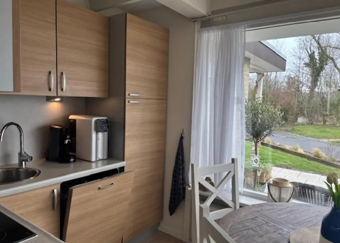 Holiday home Strandnahes Nr 156 Mit Traumhaften Wintergarten Und Uneinsehbaren, Grossen Garten, Eckgrundstueck Sint Maartensvlotbrug