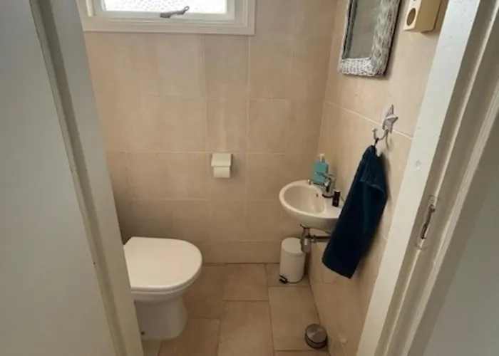 Strandnahes Nr 156 Mit Traumhaften Wintergarten Und Uneinsehbaren, Grossen Garten, Eckgrundstueck * Sint Maartensvlotbrug