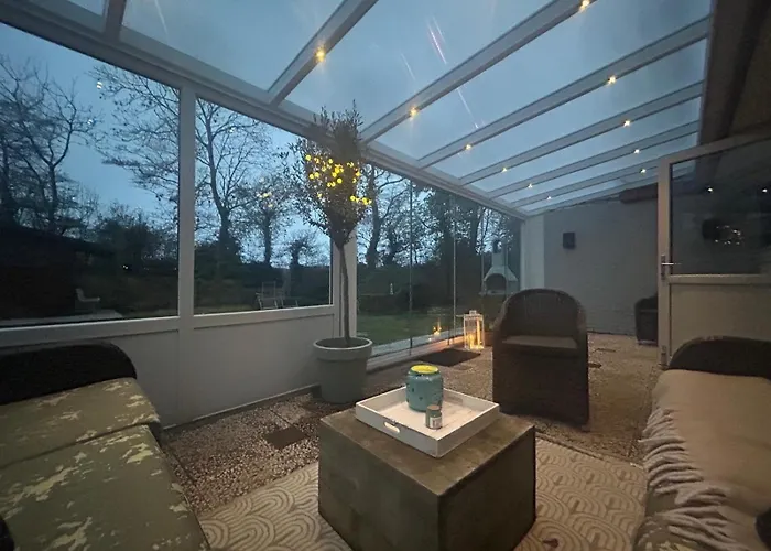 Strandnahes Nr 156 Mit Traumhaften Wintergarten Und Uneinsehbaren, Grossen Garten, Eckgrundstueck