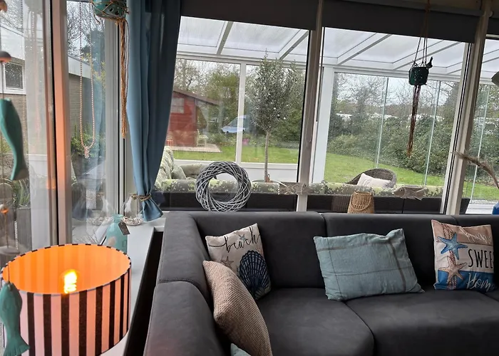 Holiday home Strandnahes Nr 156 Mit Traumhaften Wintergarten Und Uneinsehbaren, Grossen Garten, Eckgrundstueck *