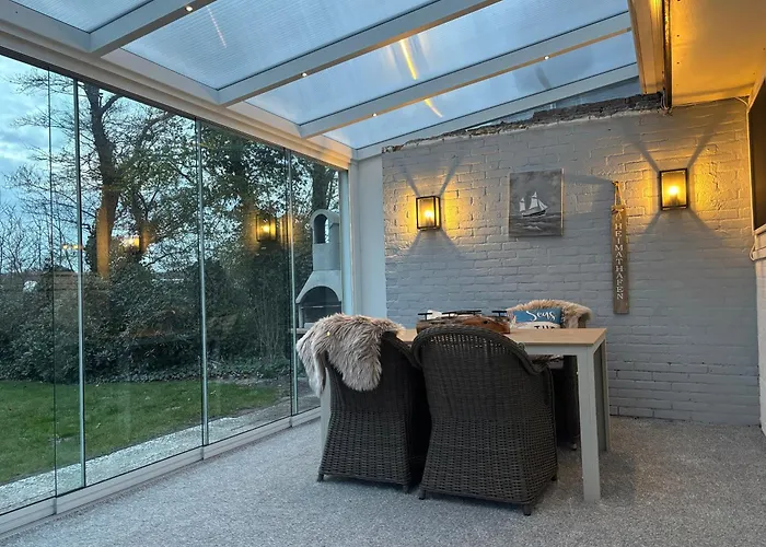 Strandnahes Nr 156 Mit Traumhaften Wintergarten Und Uneinsehbaren, Grossen Garten, Eckgrundstueck