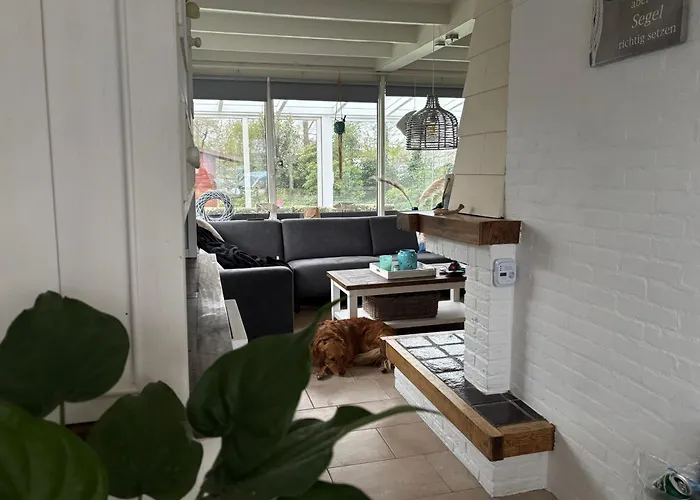 Strandnahes Nr 156 Mit Traumhaften Wintergarten Und Uneinsehbaren, Grossen Garten, Eckgrundstueck *