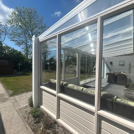 Strandnahes Nr 156 Mit Traumhaften Wintergarten Und Uneinsehbaren, Grossen Garten, Eckgrundstueck *